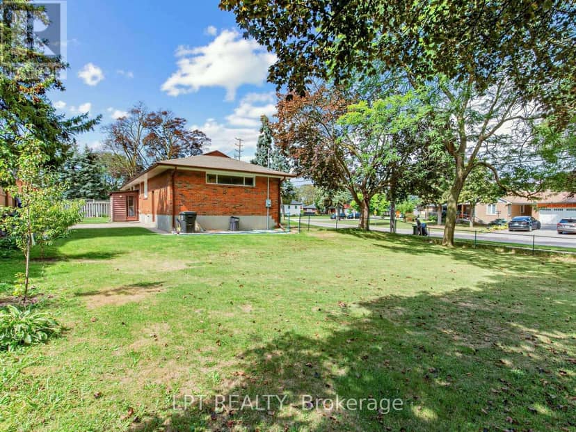 27 Kingsview Boulevard — photo 32 of 33