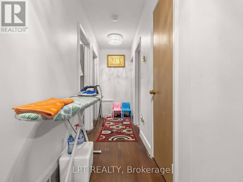 27 Kingsview Boulevard — photo 28 of 33
