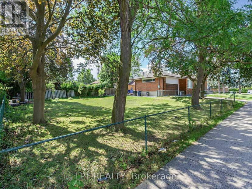 27 Kingsview Boulevard, Toronto, photo 3