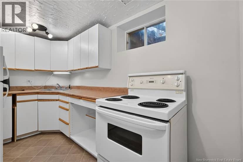 86 Cartier Street — photo 27 of 40