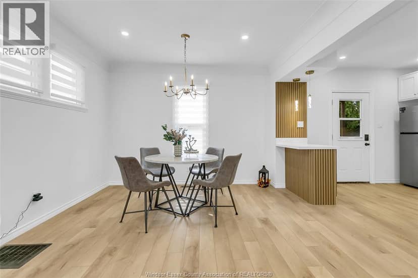 1457 Dougall — photo 10 of 33