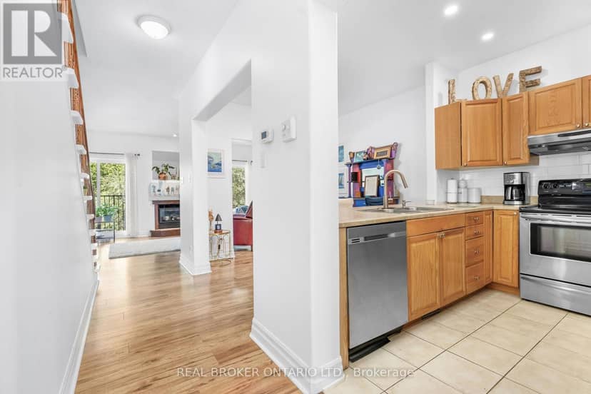 296 Maude Street — photo 9 of 40
