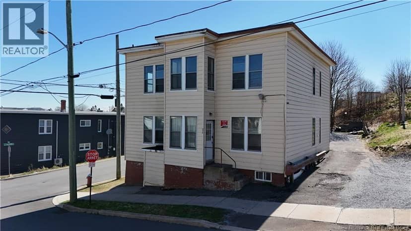 272-274 Tower Street — photo 1 of 27