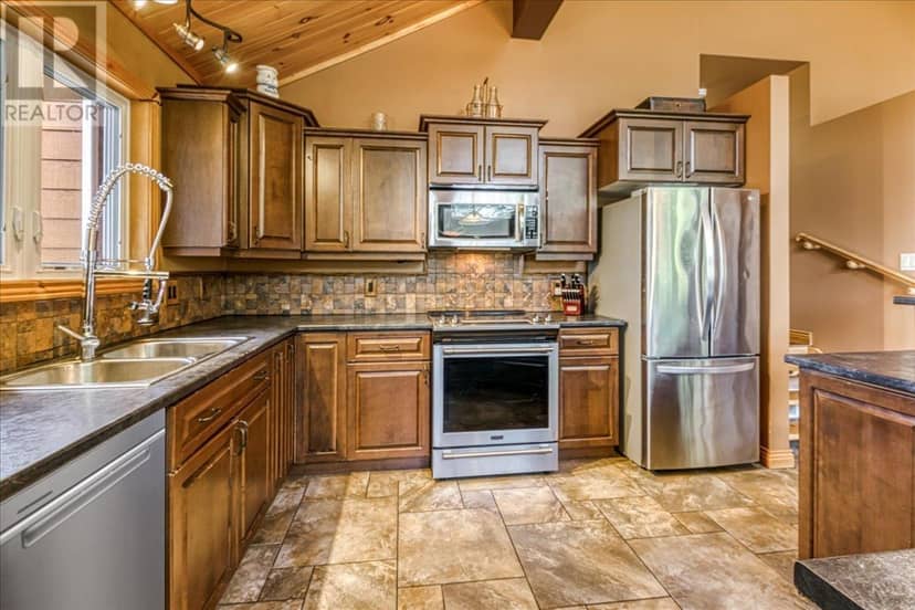 14 Evergreen Ln — photo 13 of 40