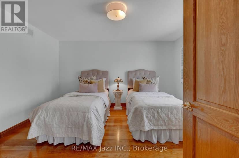 109 Elizabeth Street — photo 30 of 40
