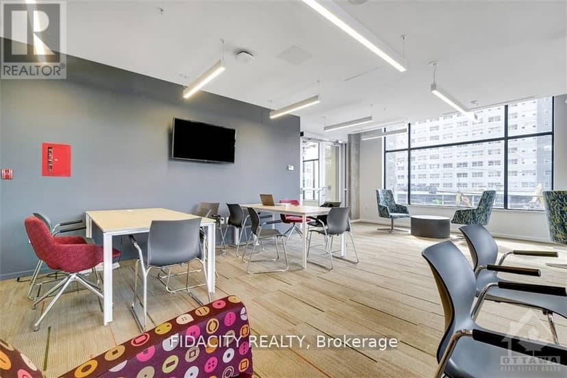 2908 - 105 Champagne Avenue S — photo 12 of 22