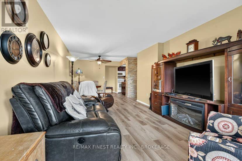 307 - 120 Barrett Court, Kingston, photo 5