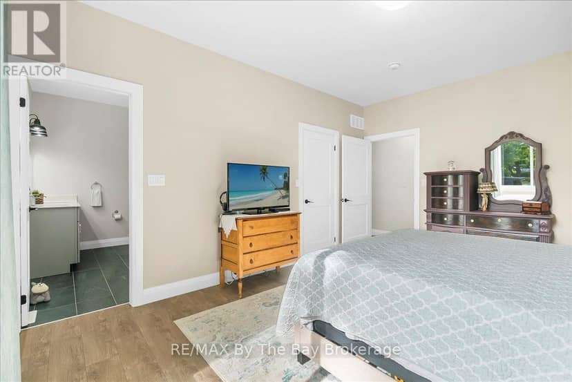 146 Mary Street — photo 13 of 39