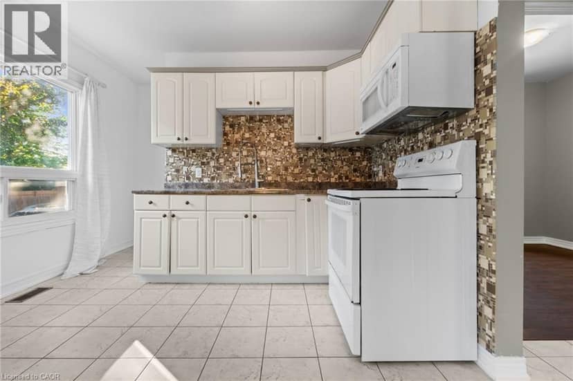93 SHERWOOD Avenue — photo 9 of 39