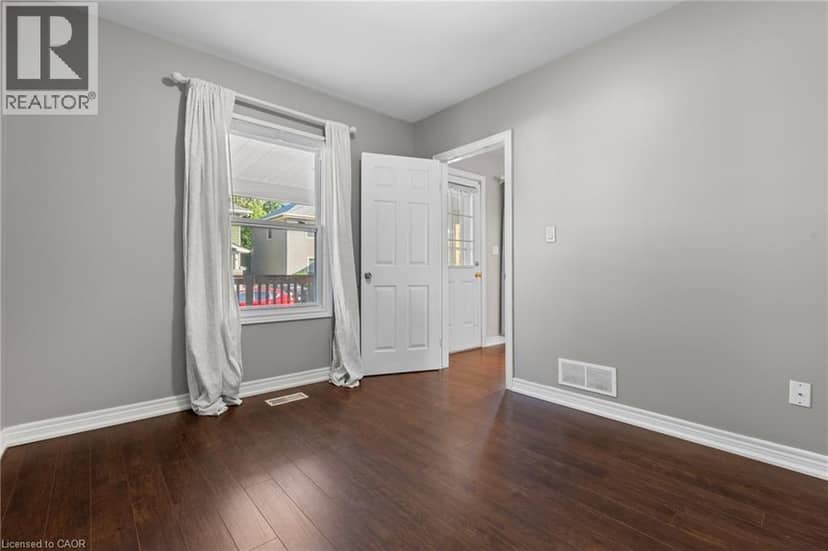 93 SHERWOOD Avenue — photo 13 of 39