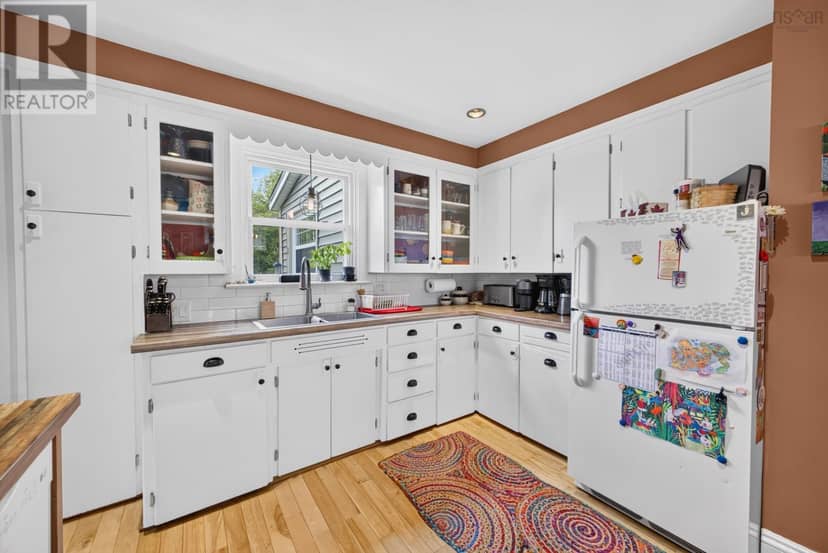 222 VICTORIA Street E — photo 18 of 40