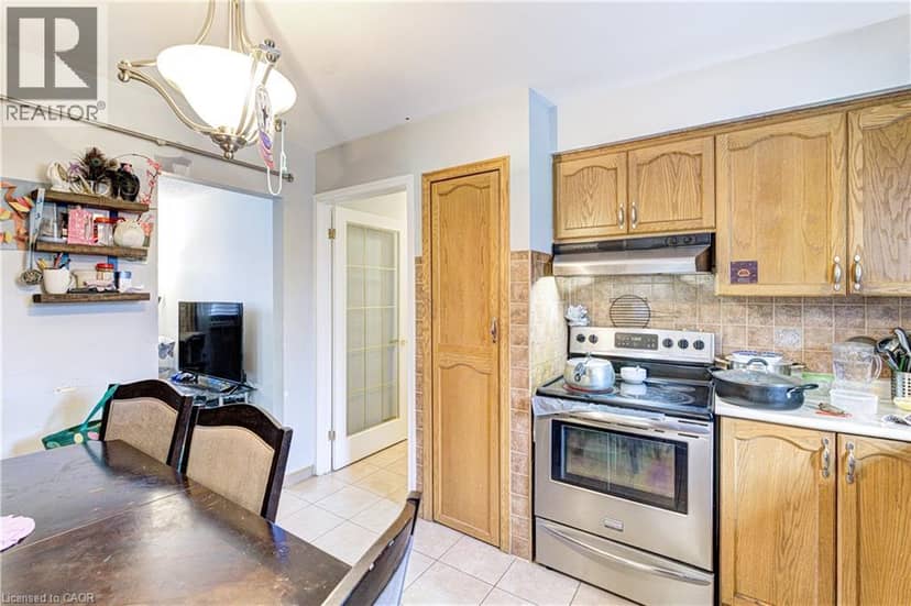 78 MARKSON Crescent — photo 14 of 35