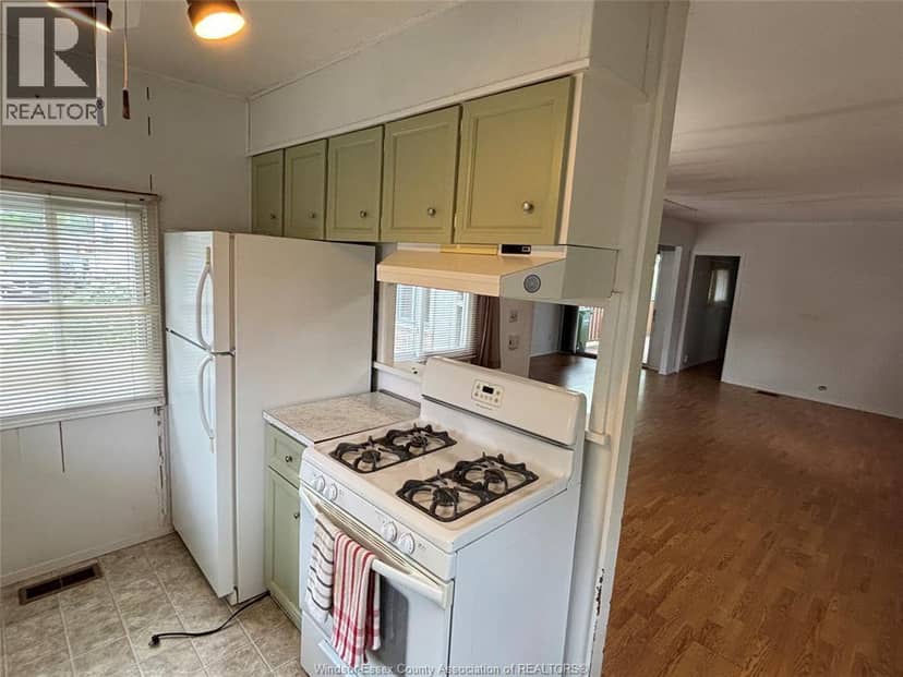 15 WILDER South — photo 10 of 21