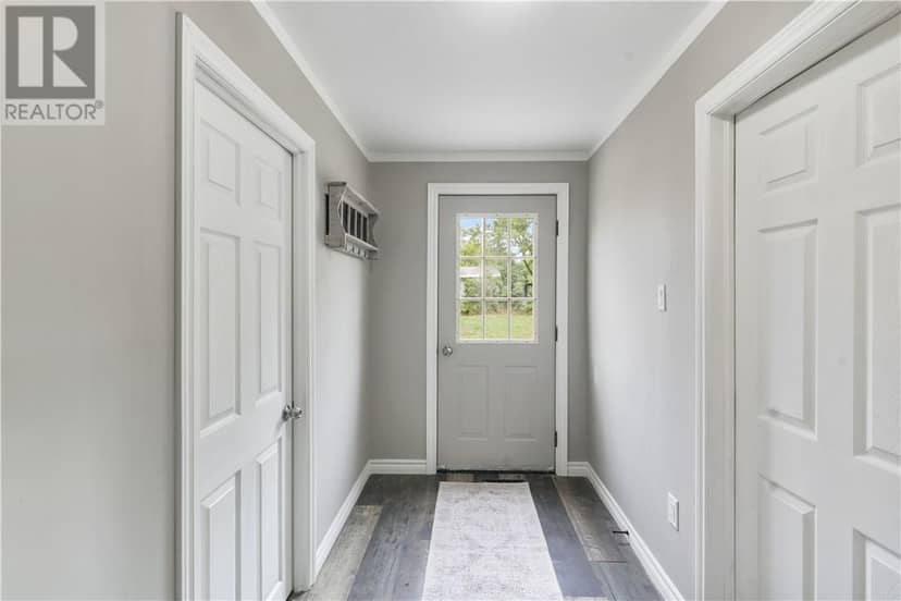 150 KING Street — photo 11 of 26