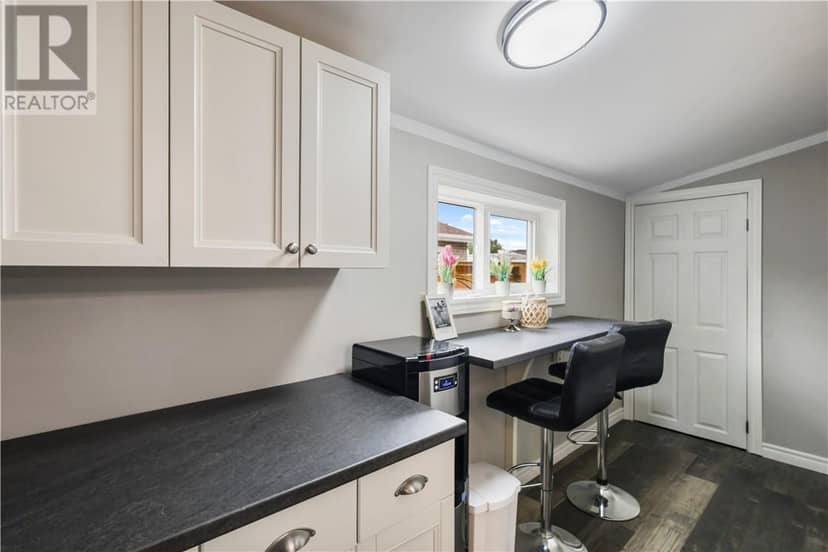 150 KING Street — photo 17 of 26