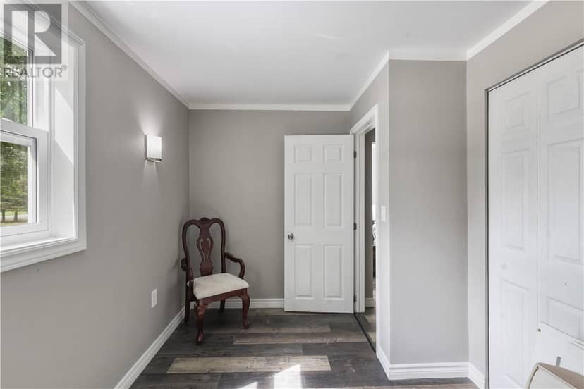 150 KING Street — photo 21 of 26