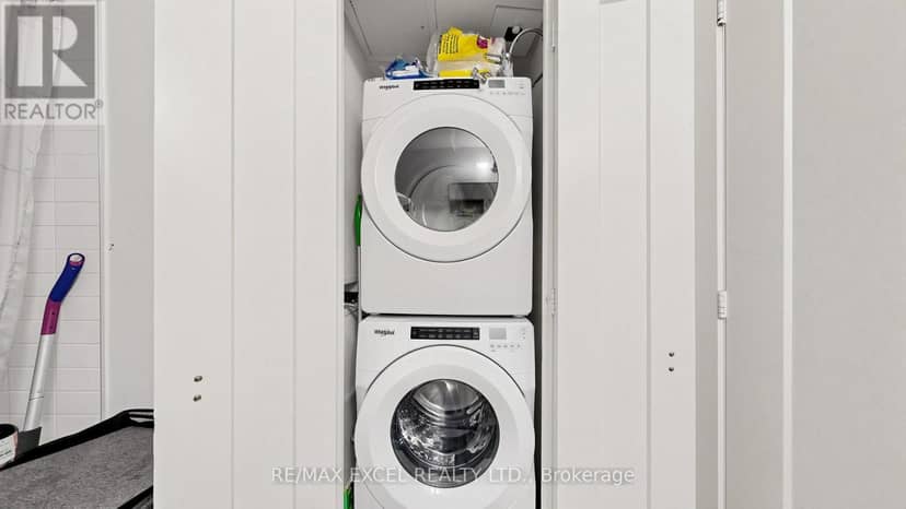 1010 - 330 Richmond Street W — photo 13 of 24