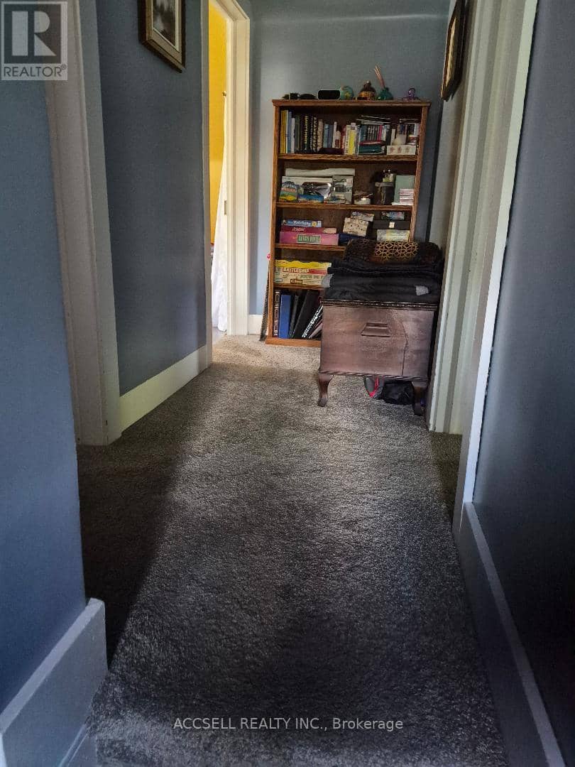 545 Broadway Street N, Plympton, photo 8