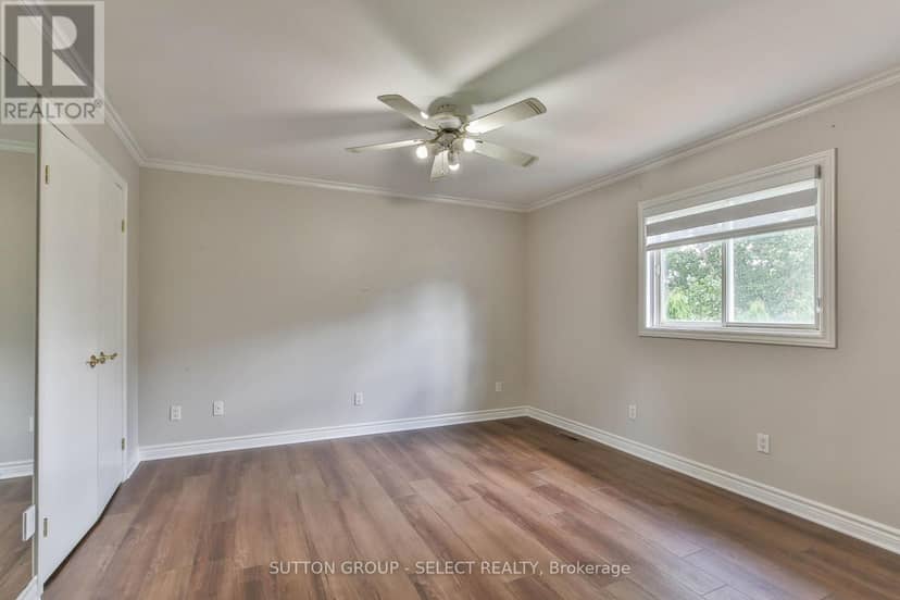 54 Sunrise Crescent — photo 17 of 40