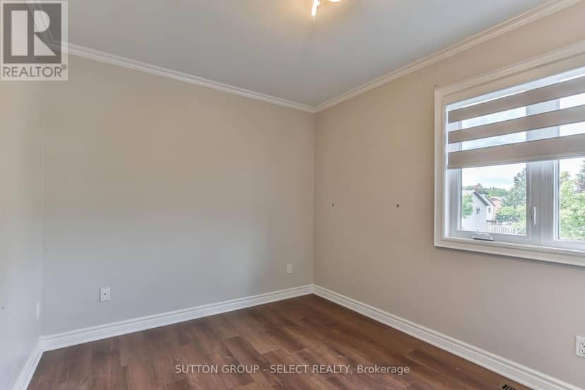 54 Sunrise Crescent — photo 22 of 40