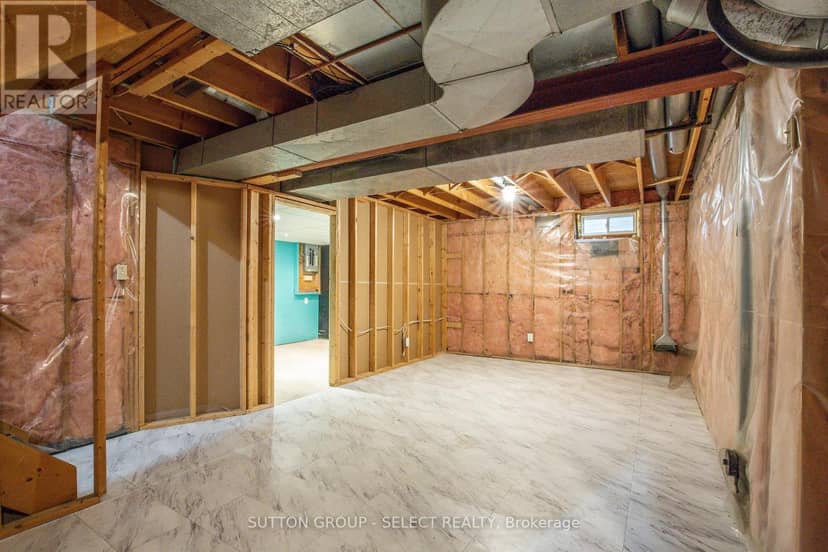 54 Sunrise Crescent — photo 27 of 40