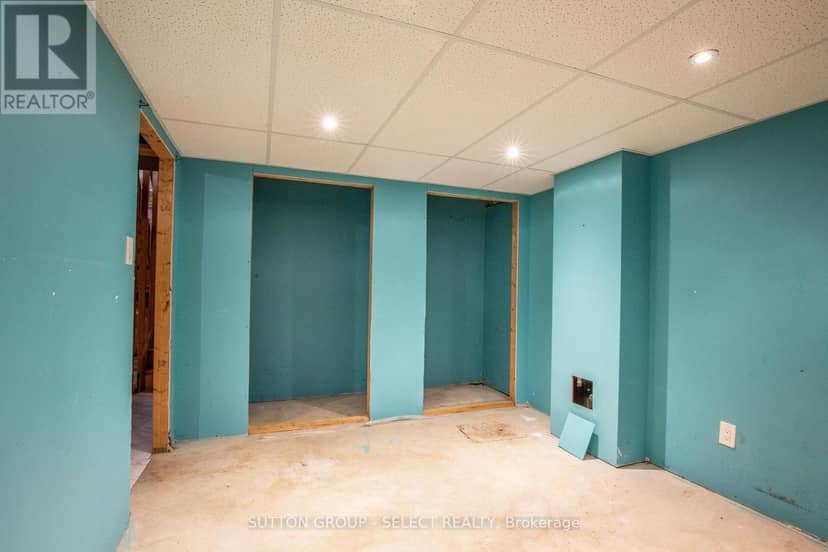 54 Sunrise Crescent — photo 29 of 40