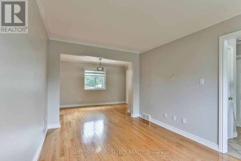 54 Sunrise Crescent — photo 5 of 40