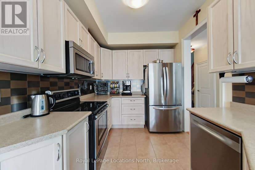 34 Savannah Crescent — photo 15 of 40