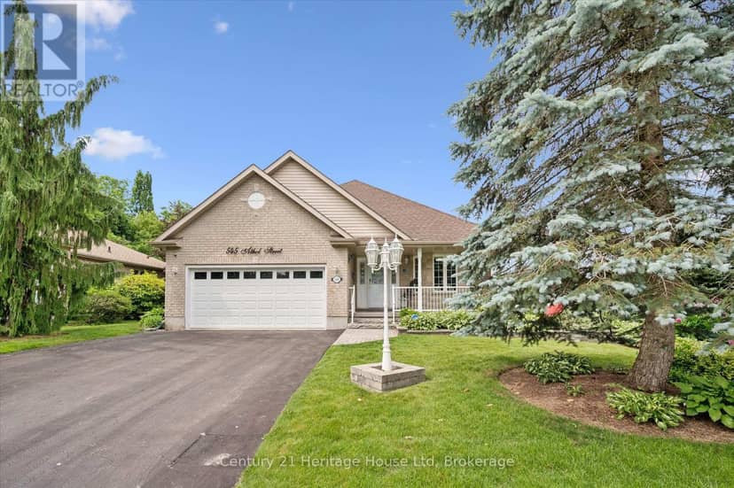 545 Athol Street — photo 1 of 40