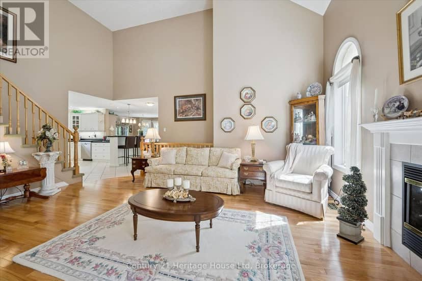 545 Athol Street — photo 11 of 40