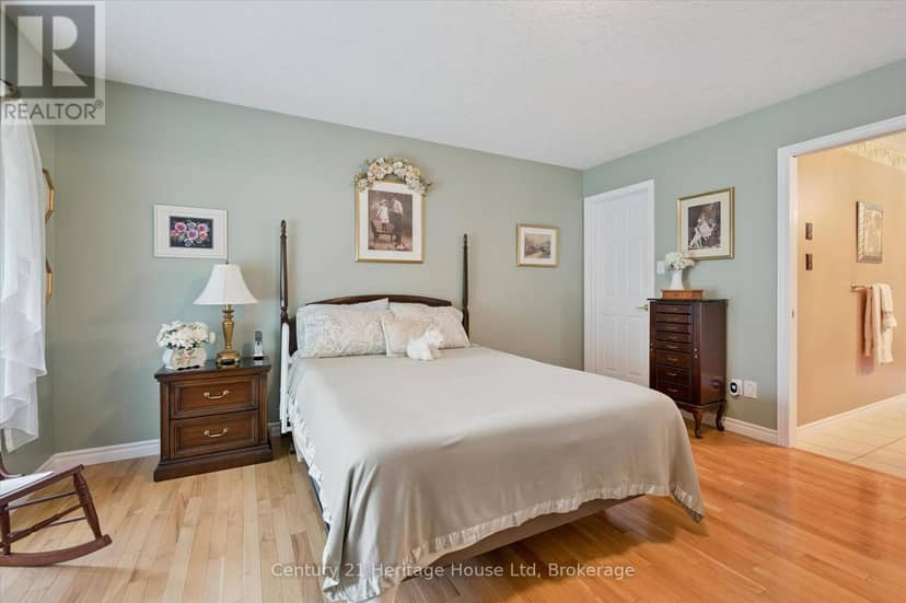 545 Athol Street — photo 22 of 40