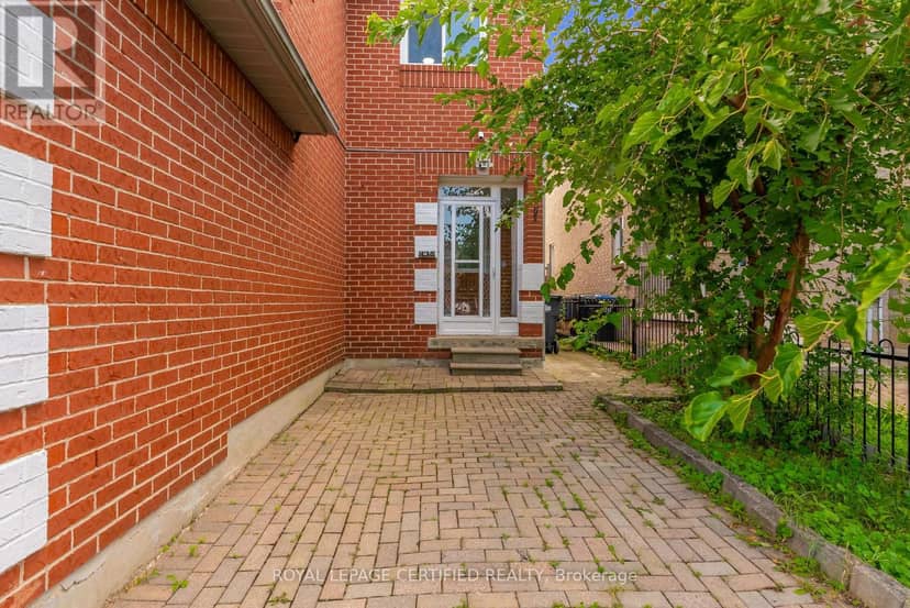 5639 Whistler Crescent — photo 4 of 40