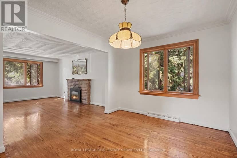 647 Burnhamthorpe Road — photo 15 of 40