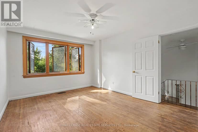 647 Burnhamthorpe Road — photo 20 of 40