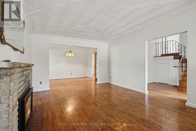 647 Burnhamthorpe Road, Toronto, photo 8