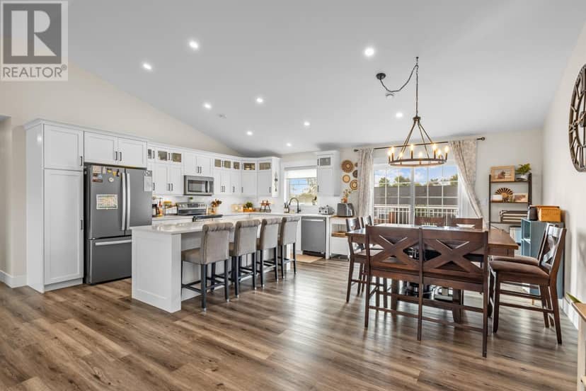 43 Stephanie Drive — photo 11 of 40