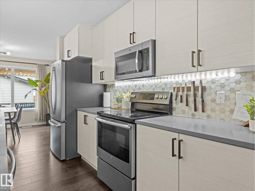 2533 Price Wy SW — photo 10 of 40