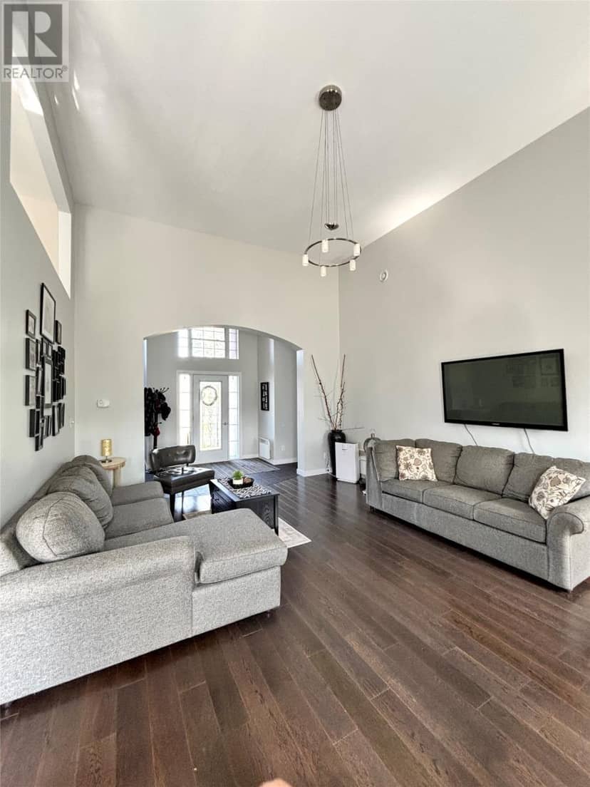 25 Bonia Avenue — photo 3 of 29