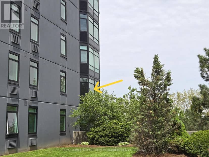 205 - 45 Pond Mills Road, London South, photo 2