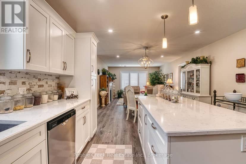 252 Lake Breeze Drive — photo 9 of 39