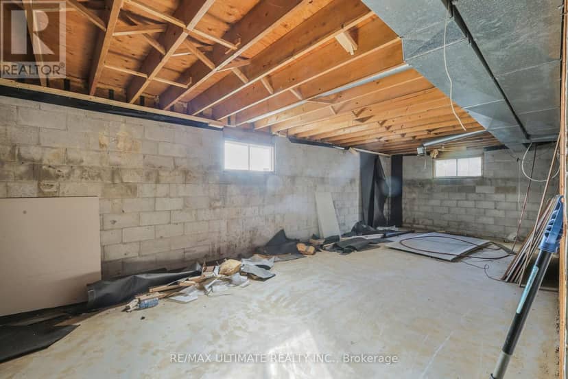 1010 Ritson Road N — photo 21 of 37