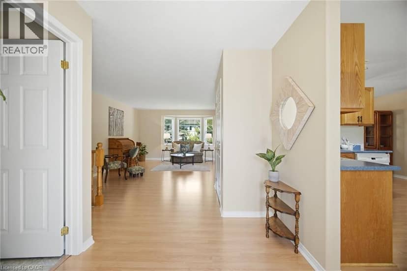 71 GRAYVIEW Drive — photo 10 of 40