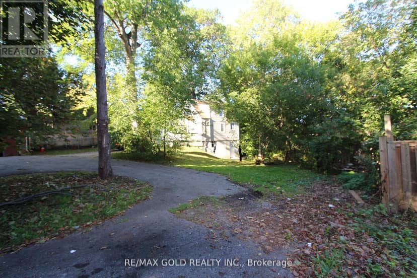 961 Lakeshore Road W — photo 1 of 31