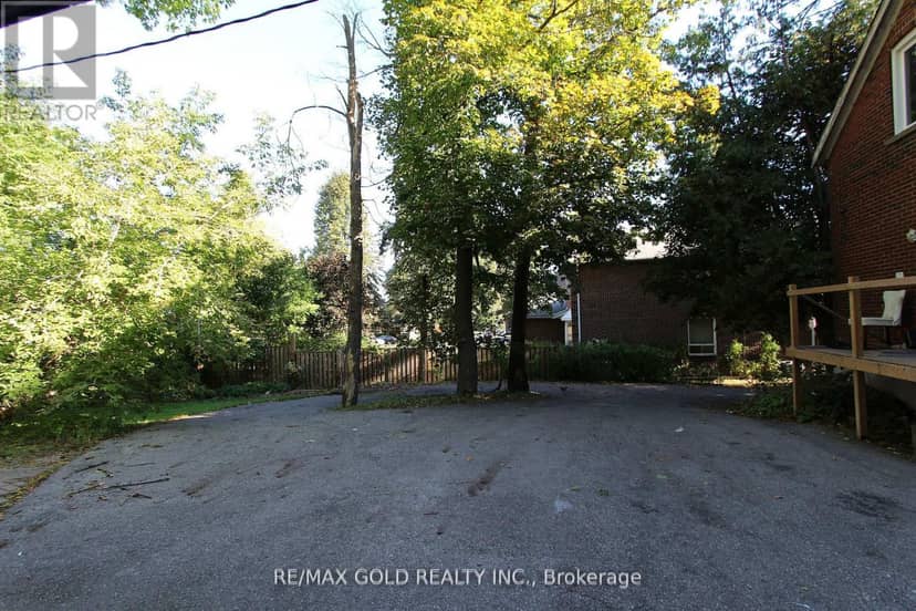 961 Lakeshore Road W — photo 24 of 31