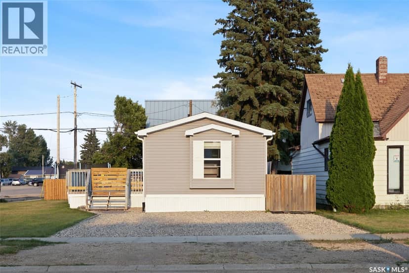294 Byron STREET, Southey, photo 2