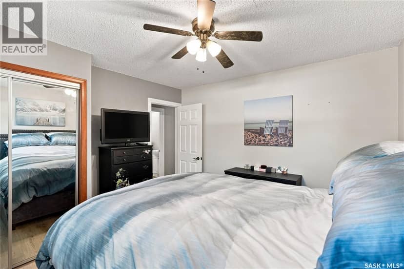 1312 King CRESCENT — photo 18 of 40