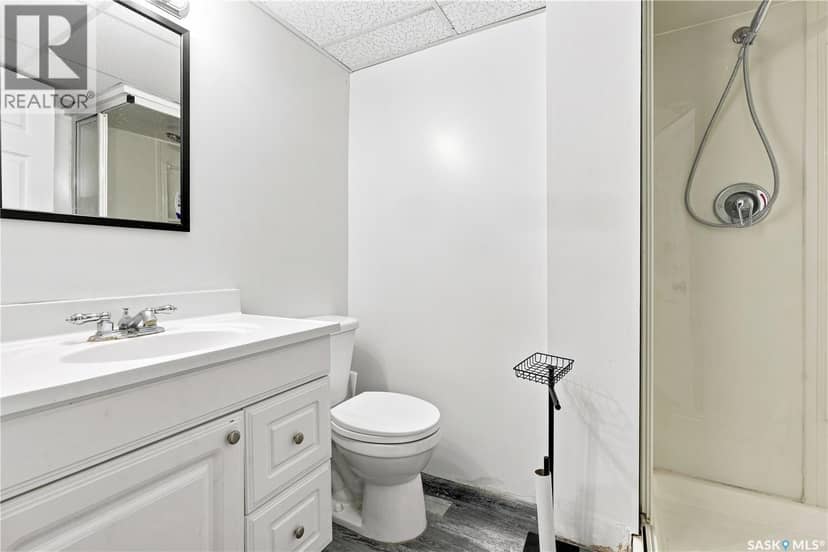 1312 King CRESCENT — photo 33 of 40