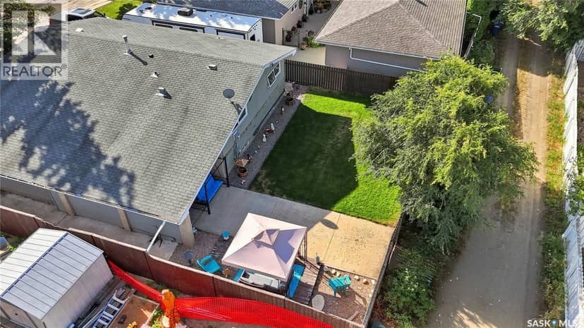 1312 King CRESCENT — photo 36 of 40