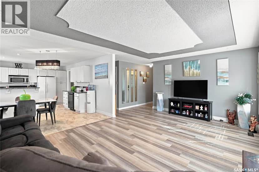 1312 King CRESCENT — photo 7 of 40