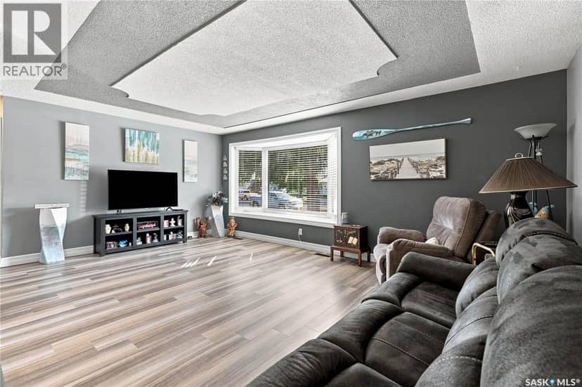 1312 King CRESCENT — photo 8 of 40